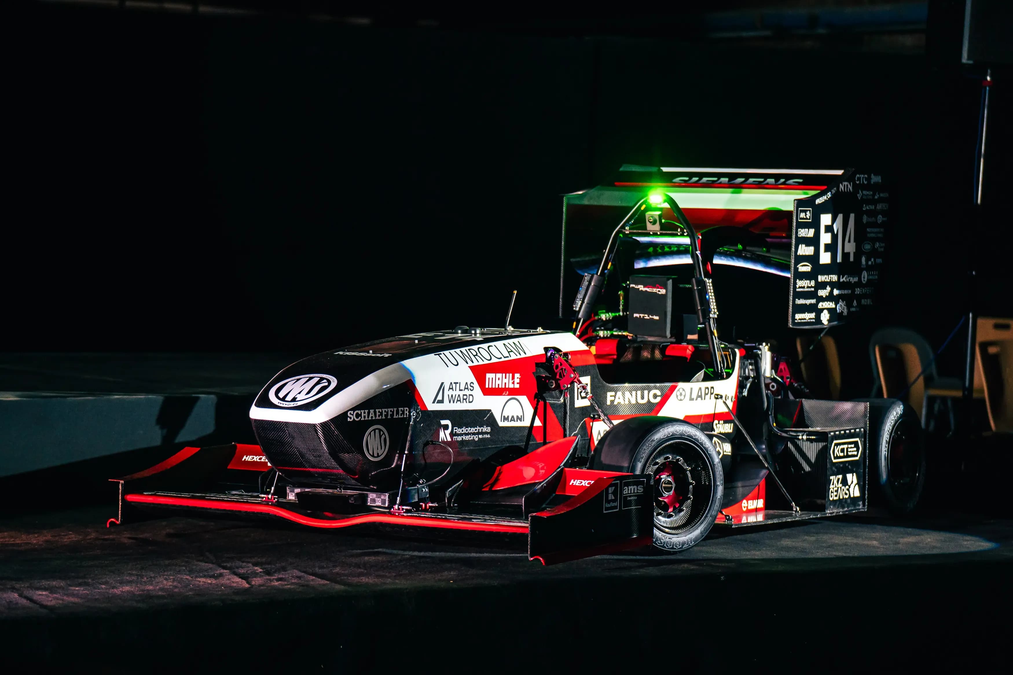 Premiera bolidu RT14e
